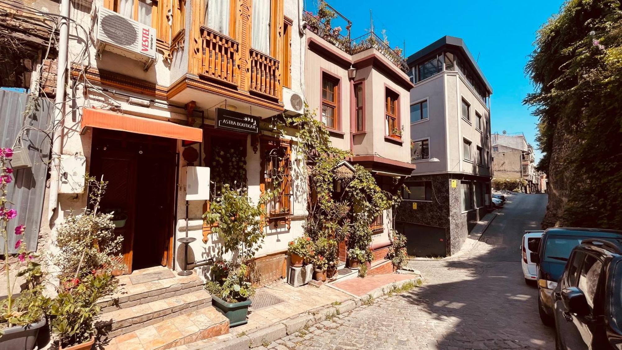 Astra Boutique Hotel Истанбул Екстериор снимка