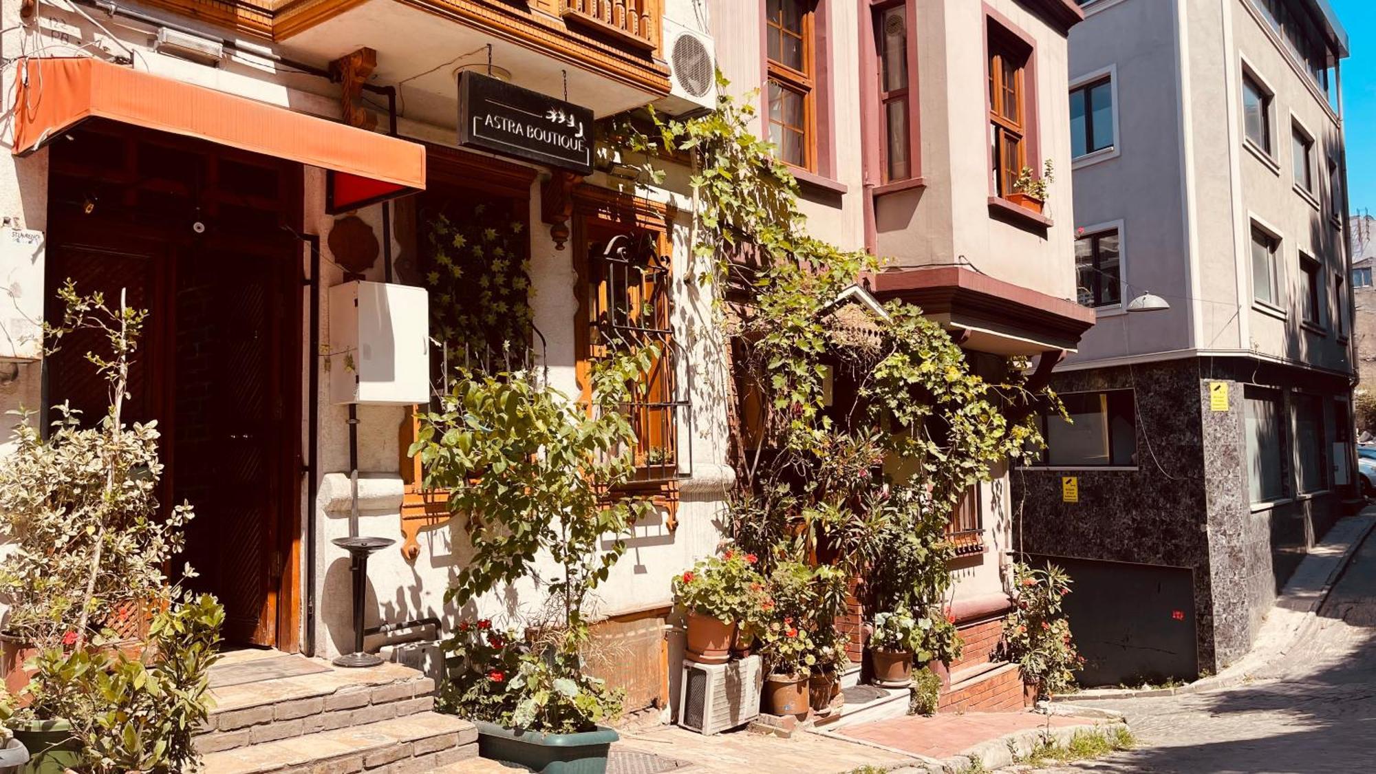 Astra Boutique Hotel Истанбул Екстериор снимка