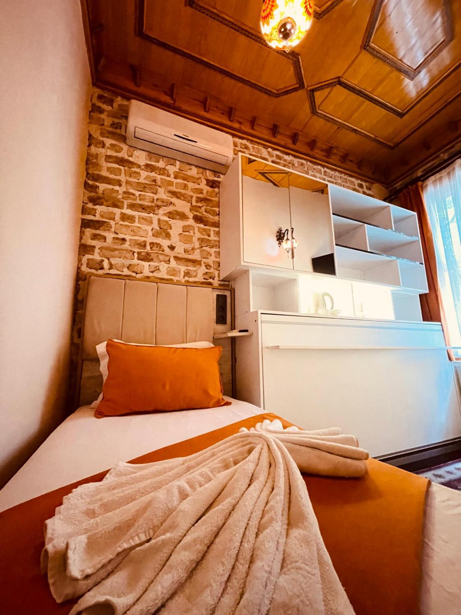 Astra Boutique Hotel Истанбул Екстериор снимка