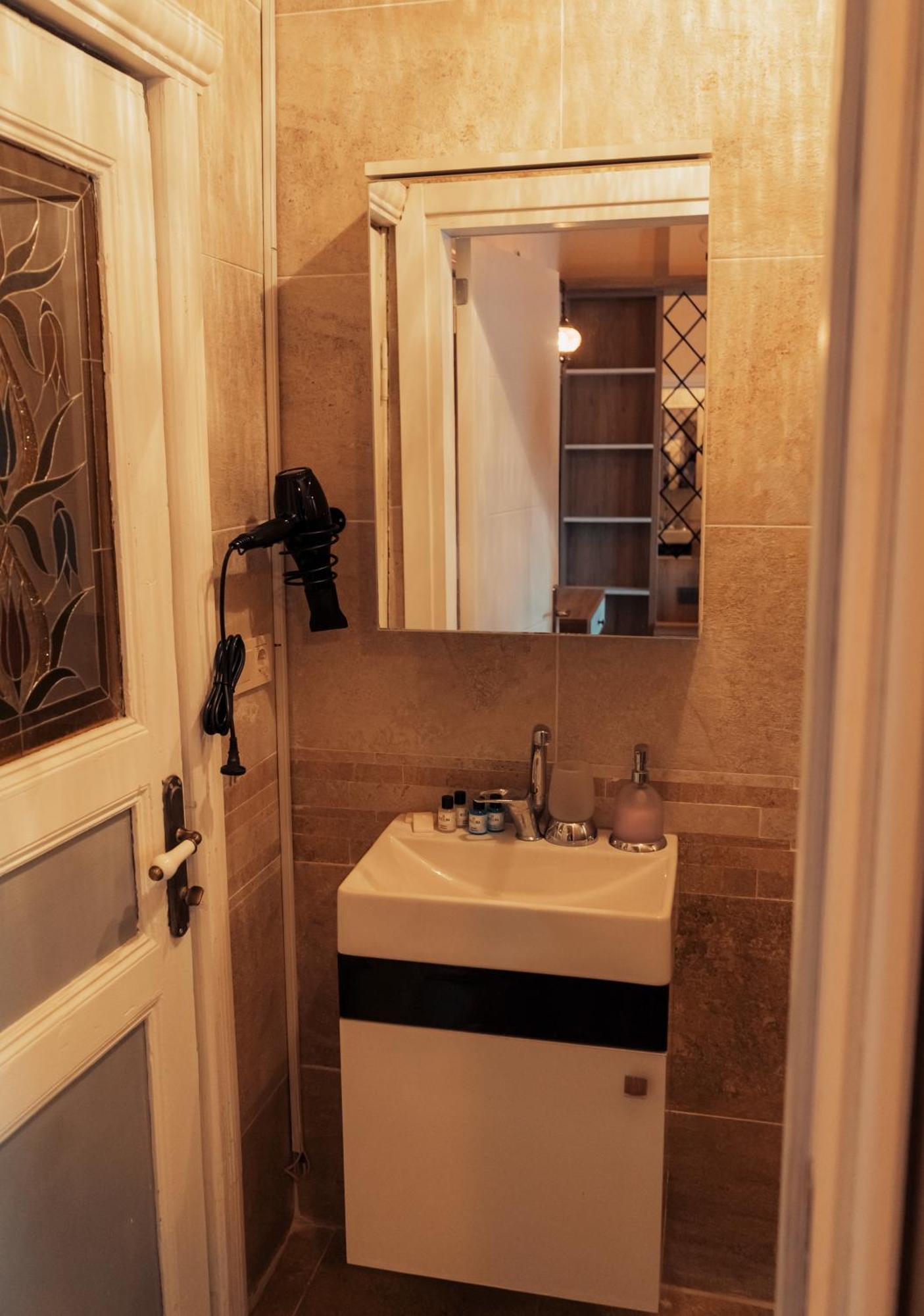 Astra Boutique Hotel Истанбул Екстериор снимка